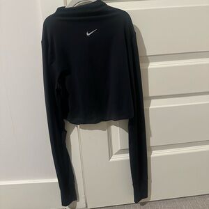 Nike Cropped Long Sleeve